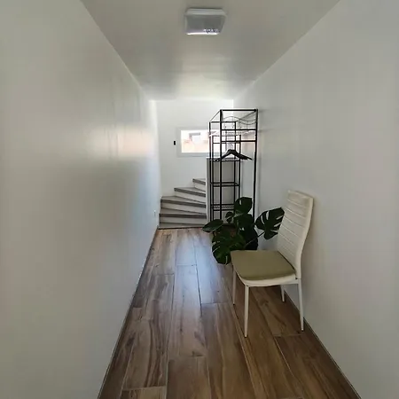 Ban Chailai Apartman *