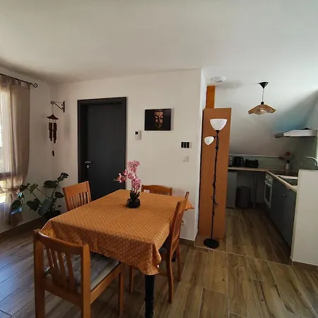 Ban Chailai Apartman